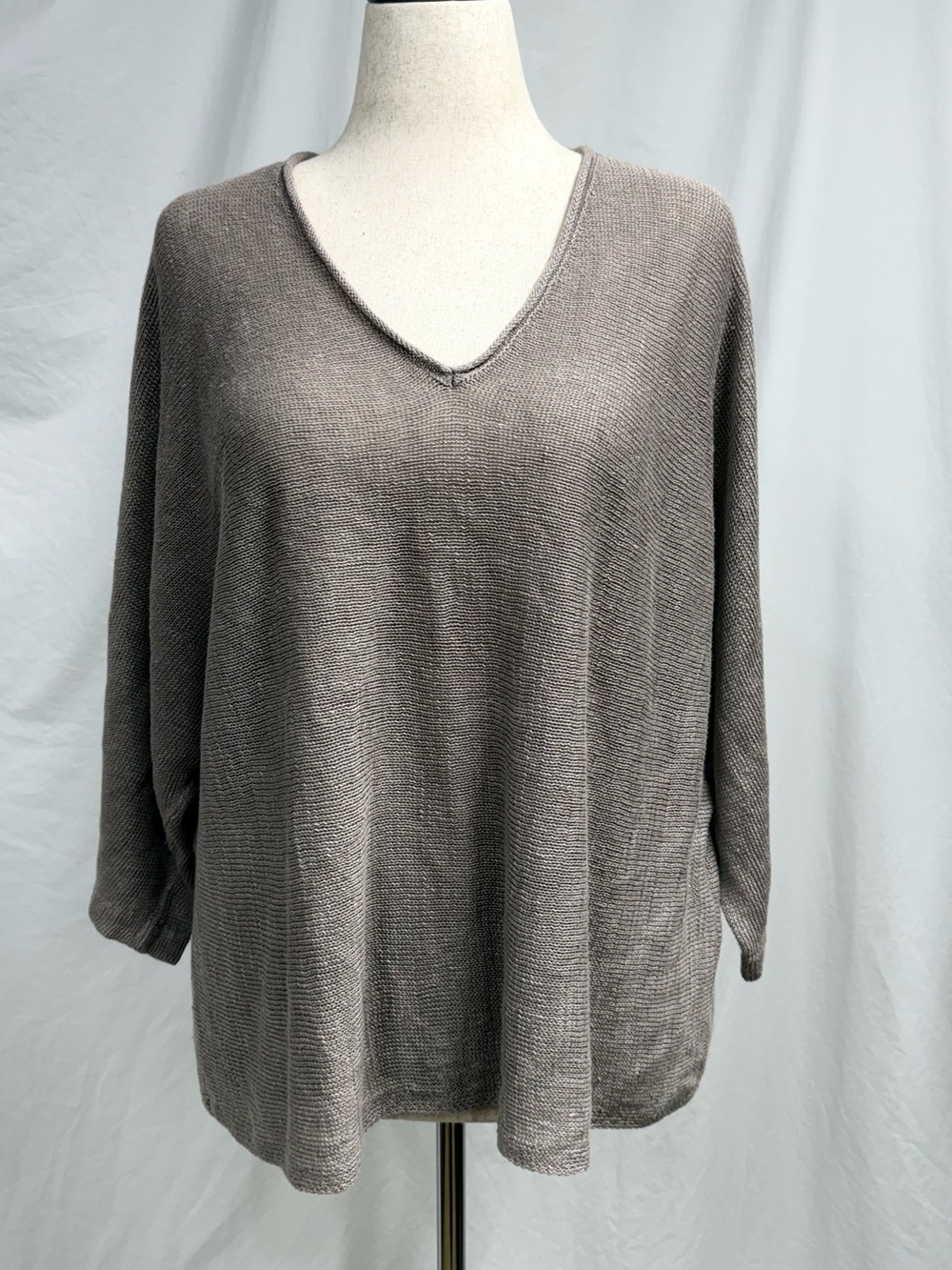 Poetry Fashion 100% Linen Relaxed V-Neck Dolman-Sleeve Sweater - Taupe